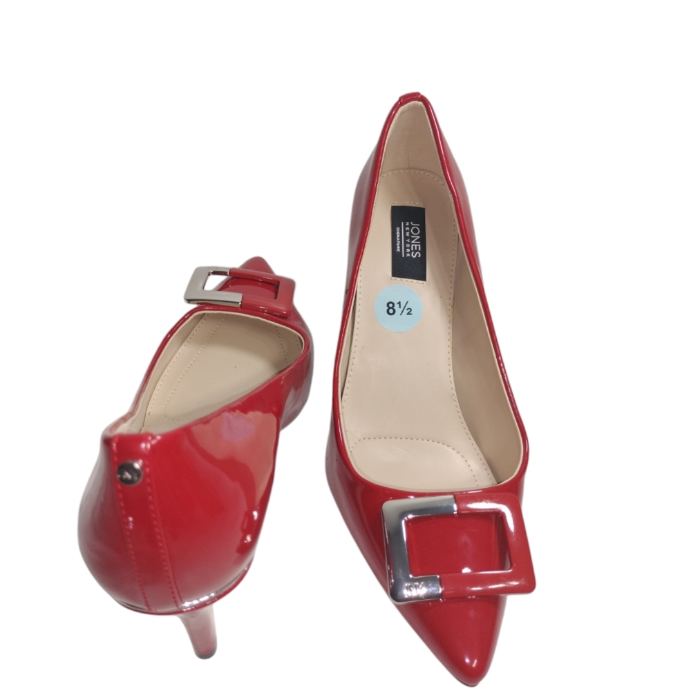 Jones New York 2-inch pump